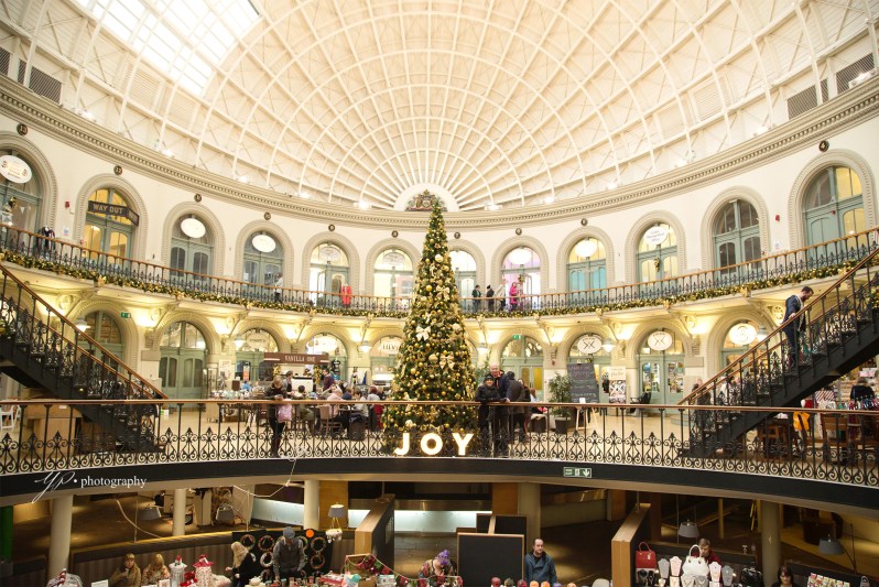 Leeds-Corn-Exchange-engagement-photos